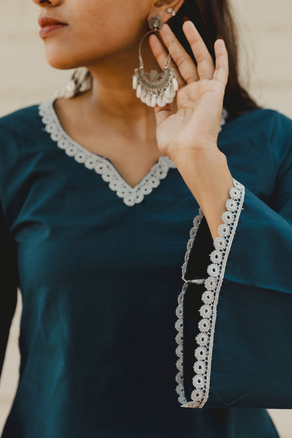 FALAK Sleeved Short Kurti